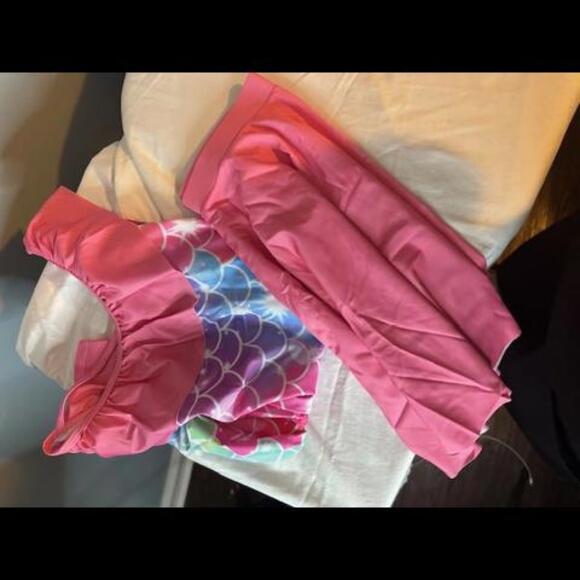 Brand new Big Kids Size 12 Swimsuit with Matching Skirt Overlay - Picture 3 of 4